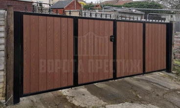 Механические ворота из ДПК с элементами ковки РС-381 - фото 4