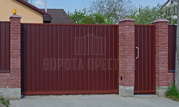 Современные откатные ворота для загородного дома ОТ-400