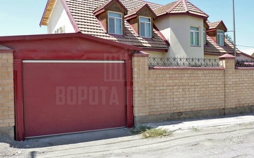 красные гаражные ворота
