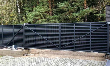 Темные откатные ворота жалюзи ОТ-165